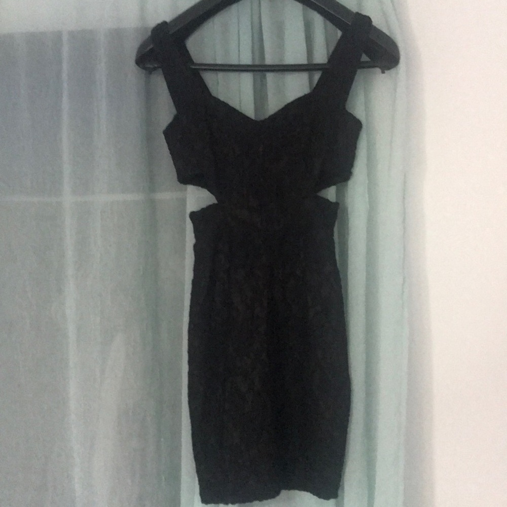 LBD Lace Mini